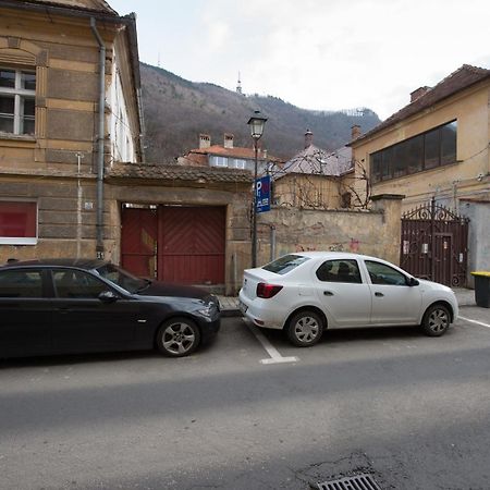 Apartamento Charming Old Town Flat With Mountain View Braşov Exterior foto