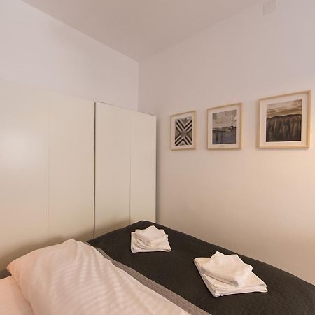Apartamento Charming Old Town Flat With Mountain View Braşov Exterior foto