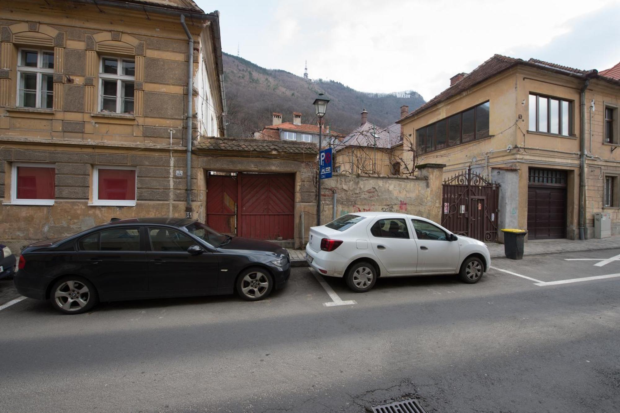 Apartamento Charming Old Town Flat With Mountain View Braşov Exterior foto