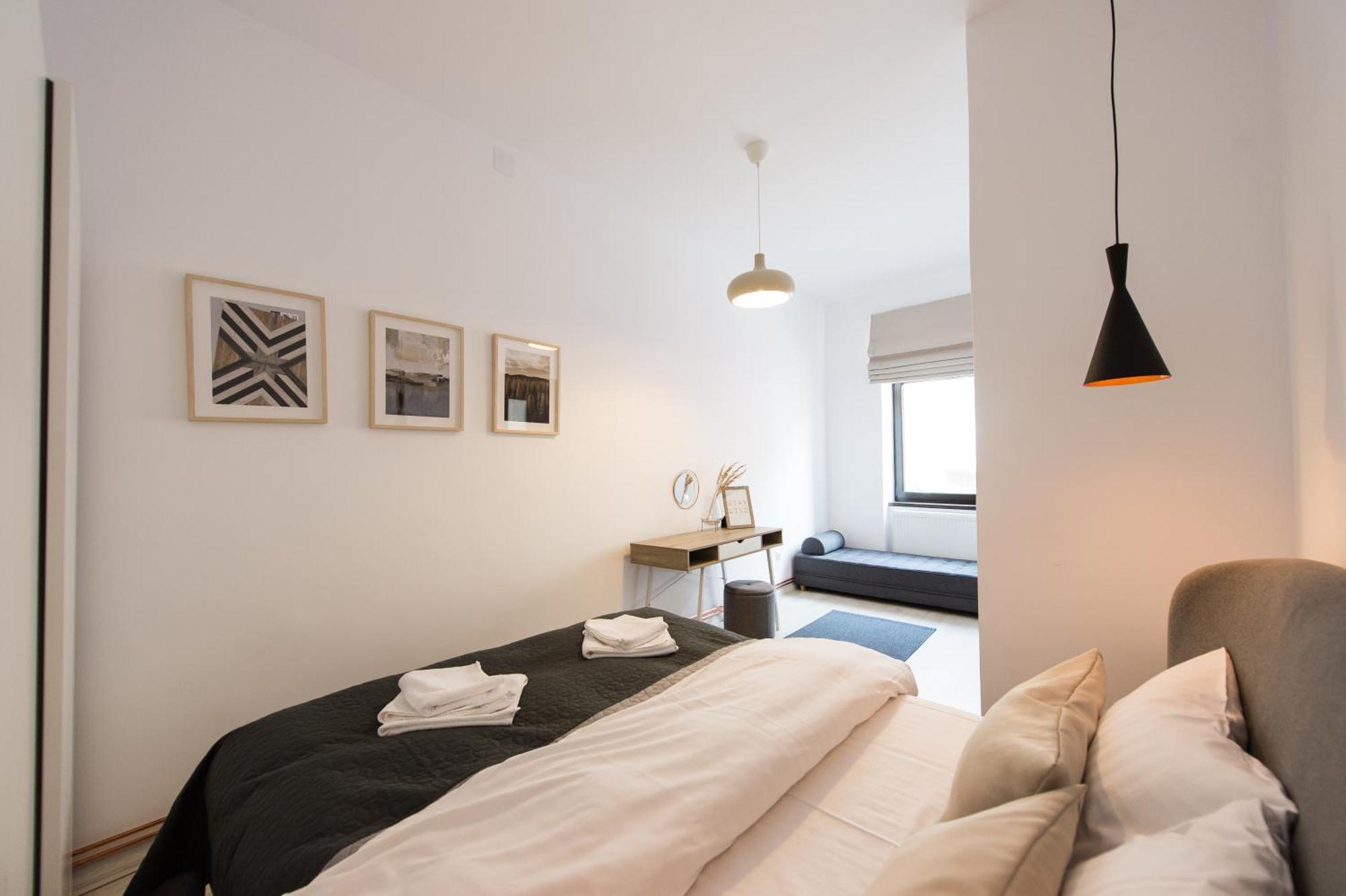 Apartamento Charming Old Town Flat With Mountain View Braşov Exterior foto