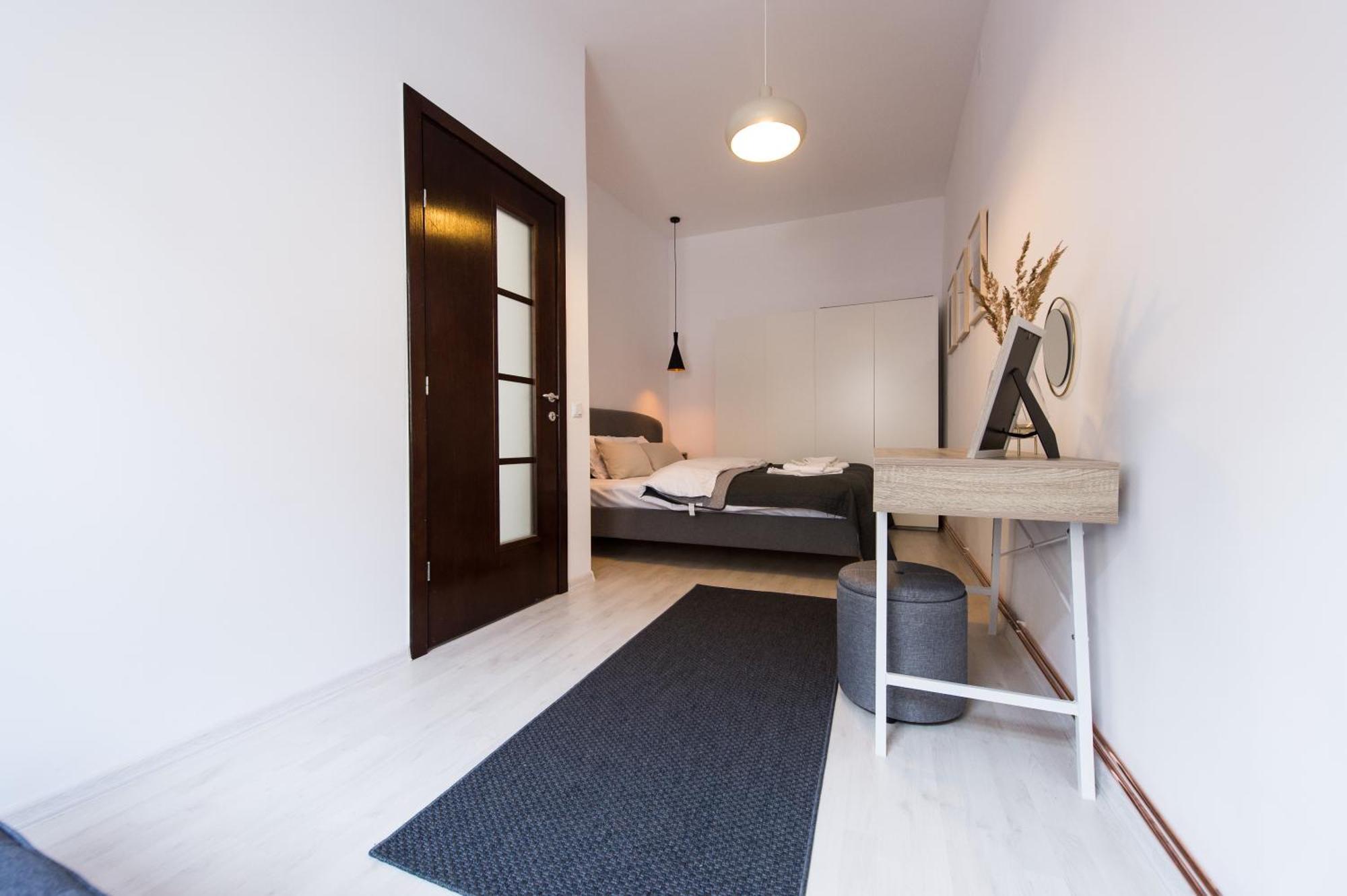 Apartamento Charming Old Town Flat With Mountain View Braşov Exterior foto