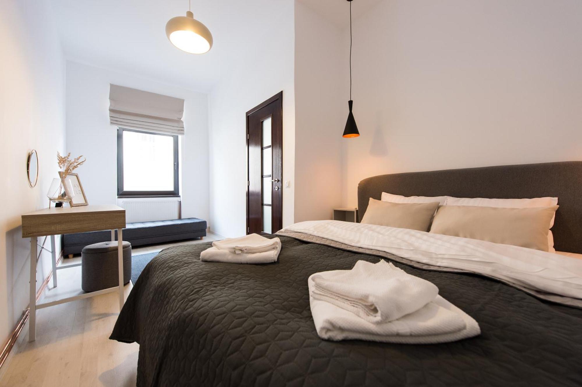 Apartamento Charming Old Town Flat With Mountain View Braşov Exterior foto